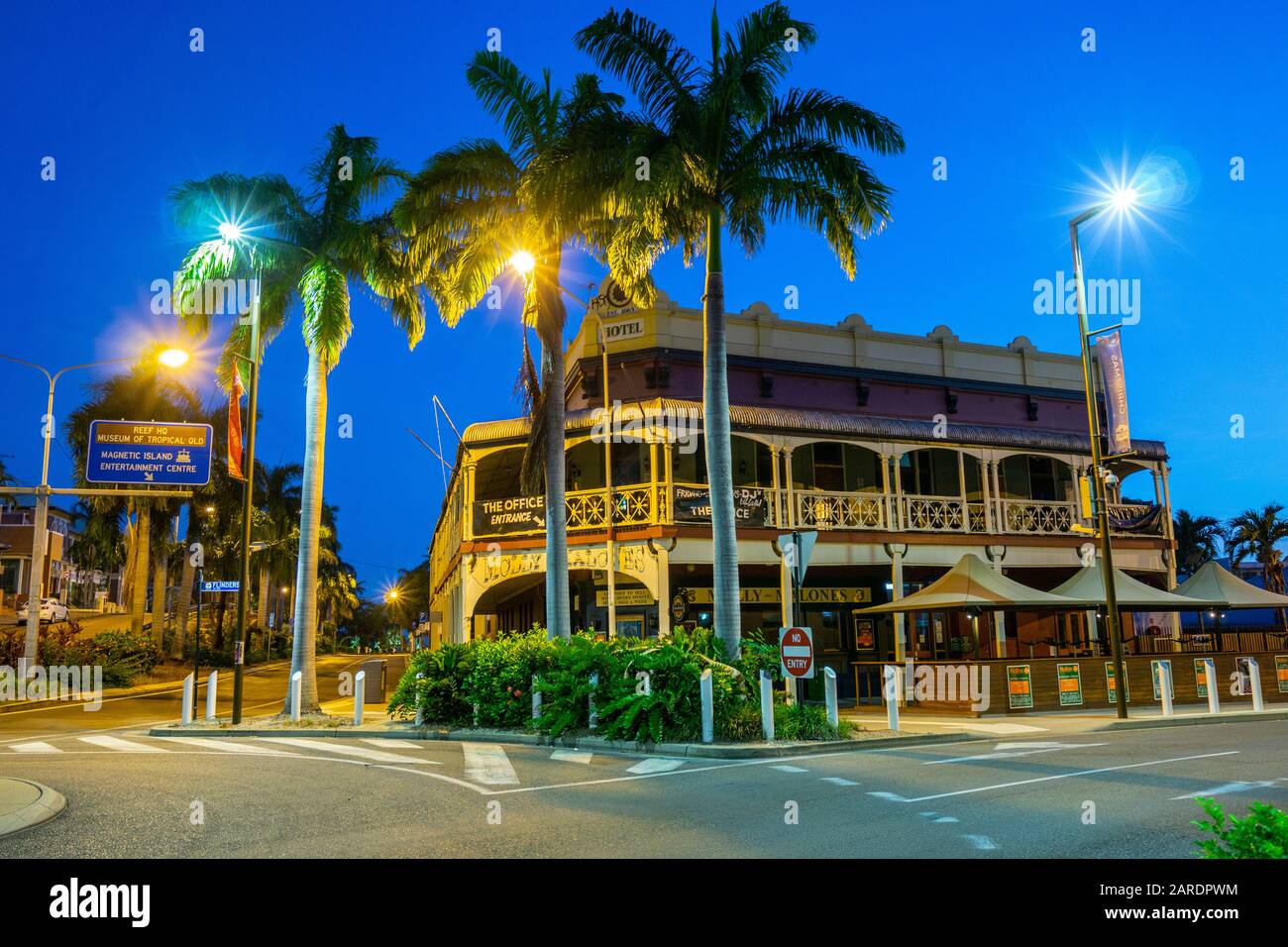 Molly Malone's Irish Pub en début de soirée Flinders Street, Townsville Queensland Australie Banque D'Images