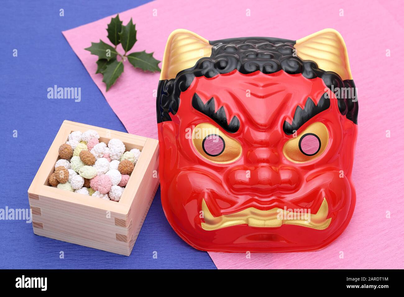 Événement Setsubun traditionnel japonais, Soybeans et masques de démon oni Banque D'Images