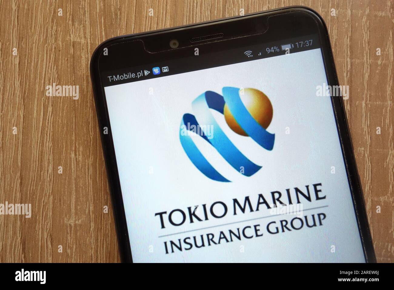 Logo Tokio Marine Insurance Group affiché sur un smartphone moderne Banque D'Images