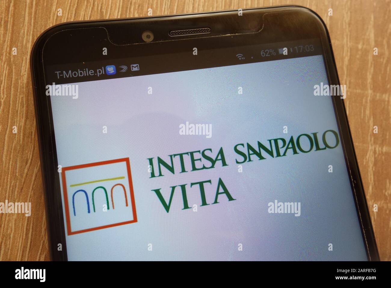 Logo Intesa Sanpaolo Vita affiché sur un smartphone moderne Banque D'Images