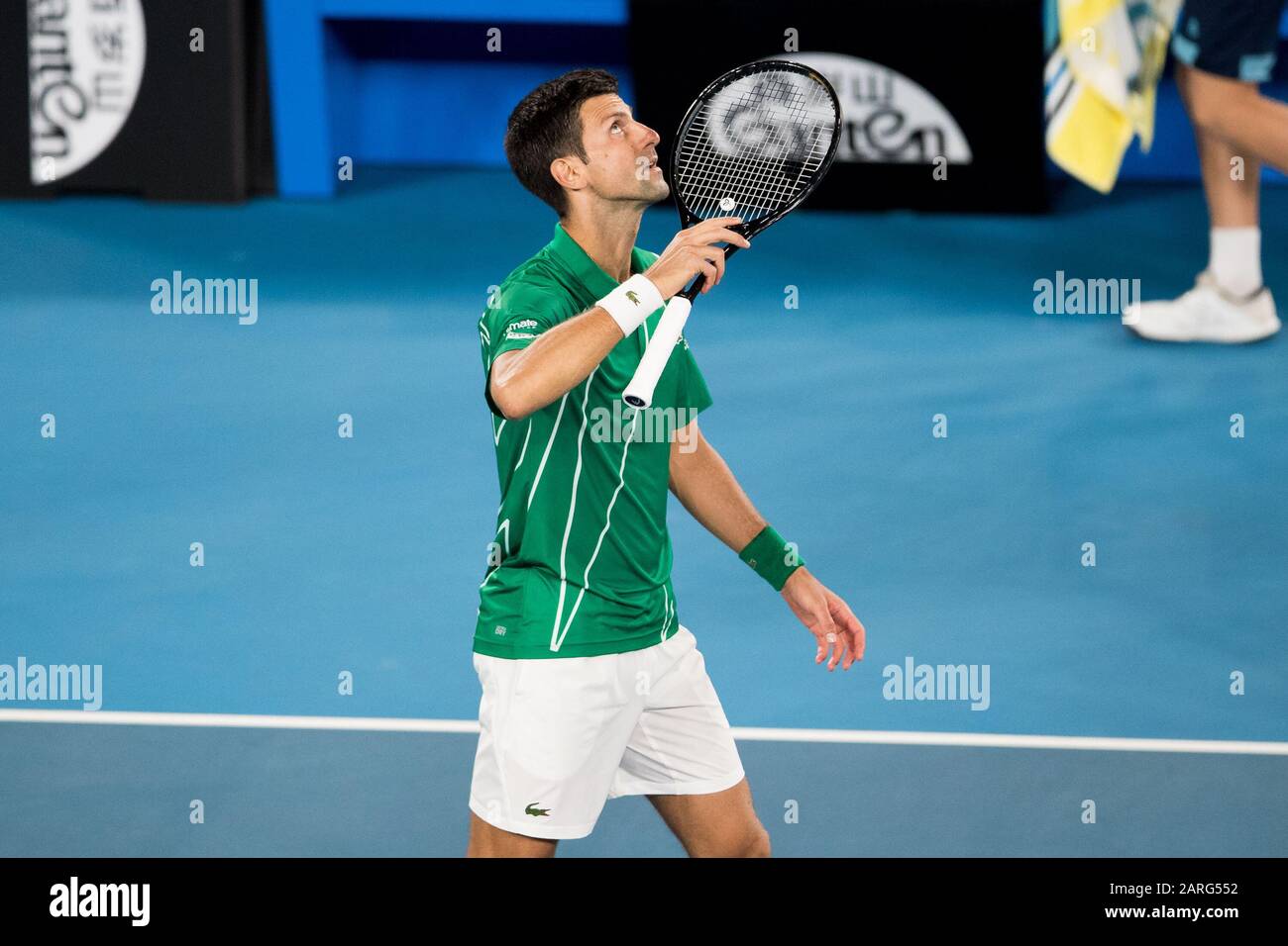 Novak Djokovic de Serbie bat Milos Raonic de, Canada. , . au Melbourne Park, Melbourne, Australie, le 28 janvier 2020. Photo De Peter Dovgan. Crédit: Uk Sports Pics Ltd/Alay Live News Banque D'Images