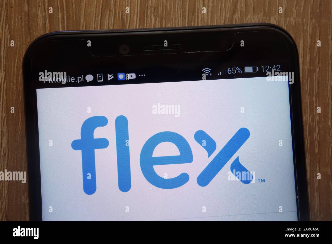Logo Flex Ltd. Affiché sur un smartphone moderne Banque D'Images