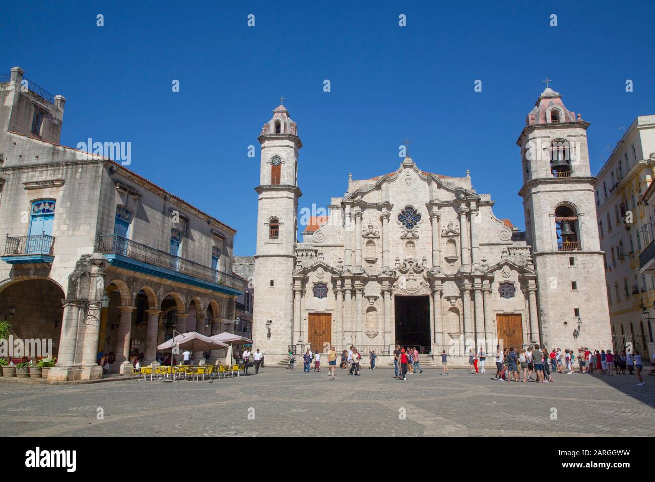 Cathédrale De San Cristobal, Plaza De La Cathédrale, Vieille Ville, Site Classé Au Patrimoine Mondial De L'Unesco, La Havane, Cuba, Antilles, Caraïbes, Amérique Centrale Banque D'Images