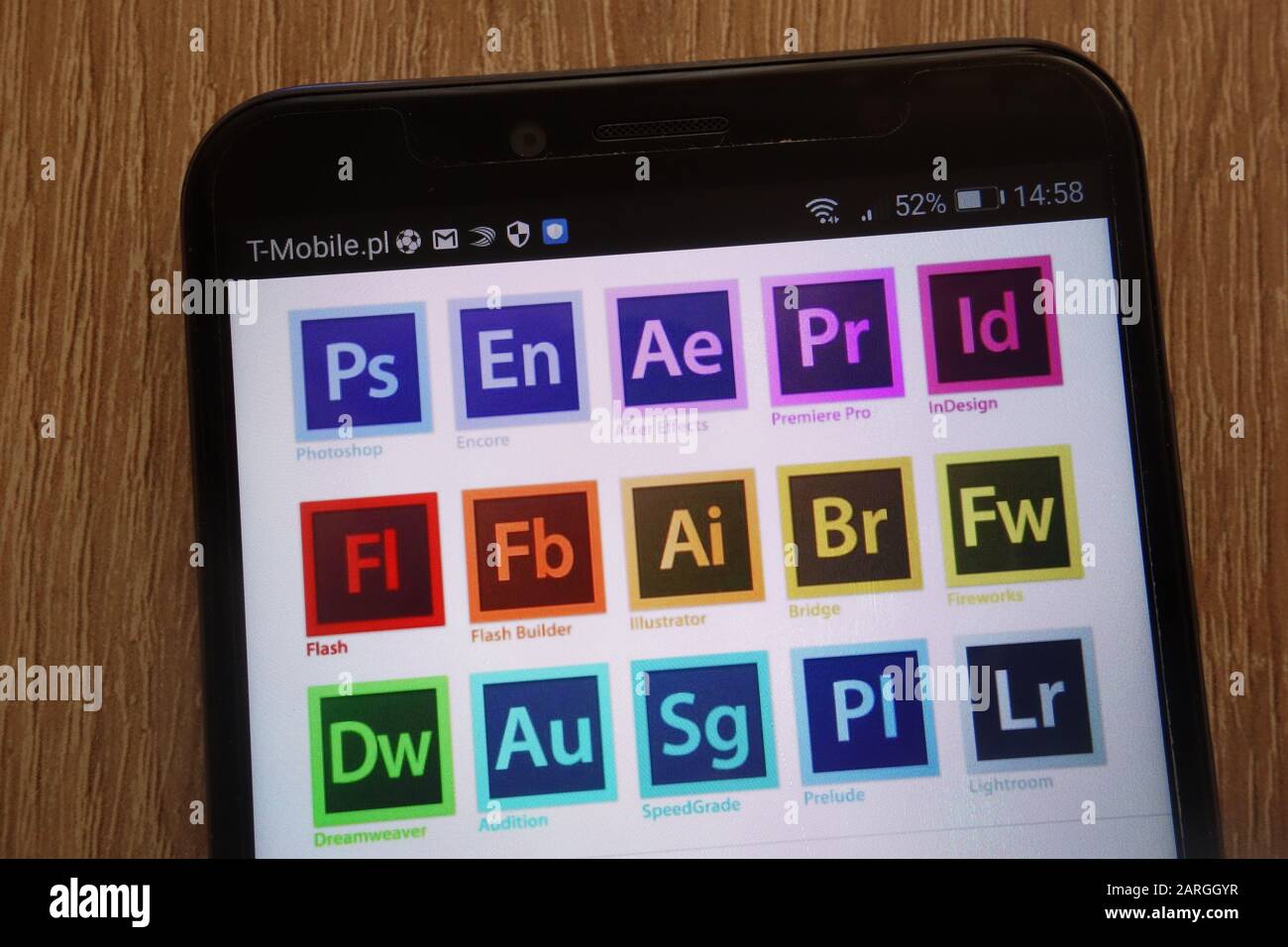 Logos Adobe Systems affichés sur un smartphone moderne Banque D'Images
