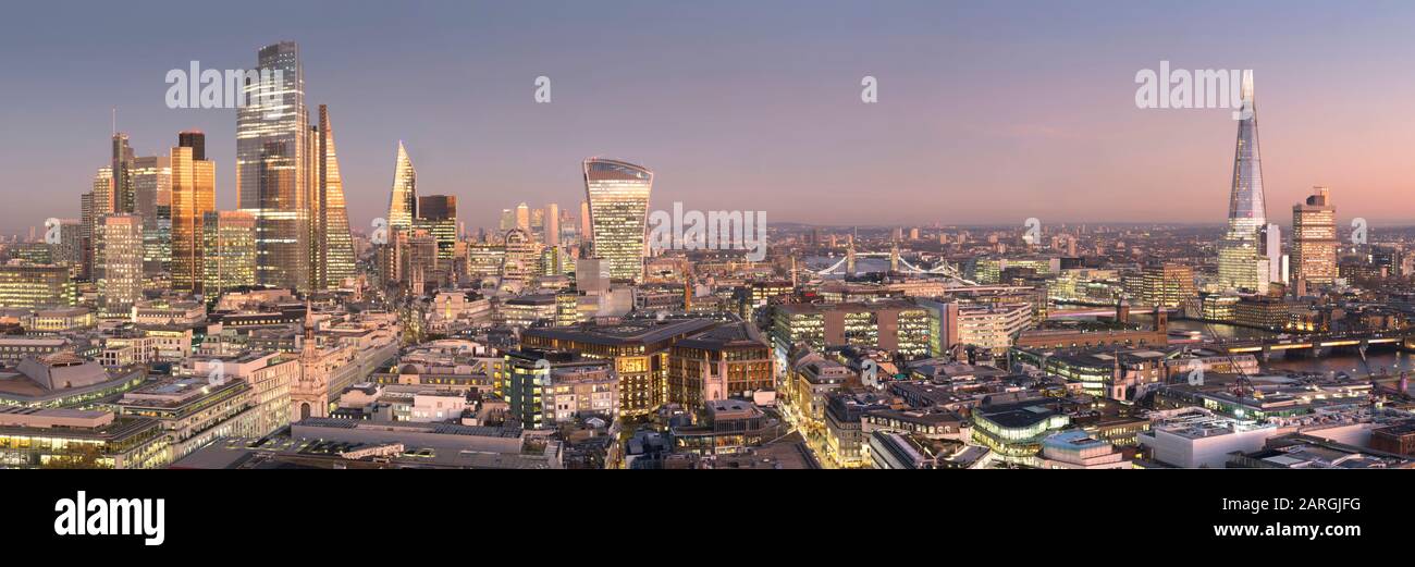 City of London, Square Mile, spectacles panoramiques terminés 22 Bishopsgate Tower, Londres, Angleterre, Royaume-Uni, Europe Banque D'Images