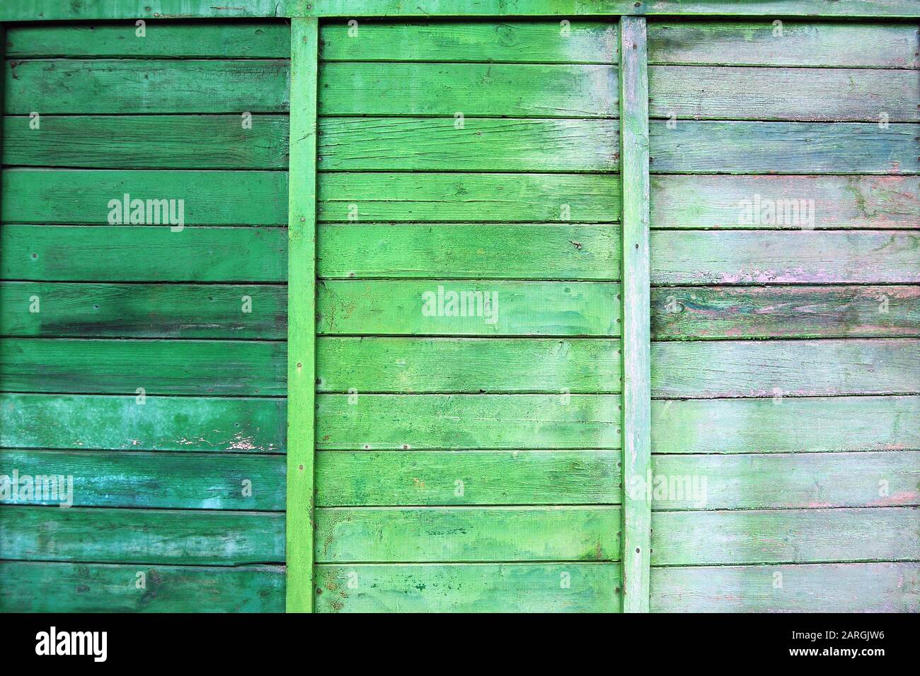 Panneaux en bois horizontaux, peinture verte tissée, gradient. Banque D'Images