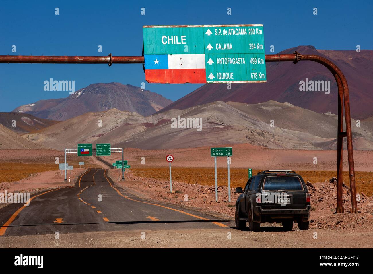 La frontière Argentine/Chili près de Paso Sico, ici commence la route du tarmac jusqu'à San Pedro de Atacama, Antofagasta, Chili Banque D'Images