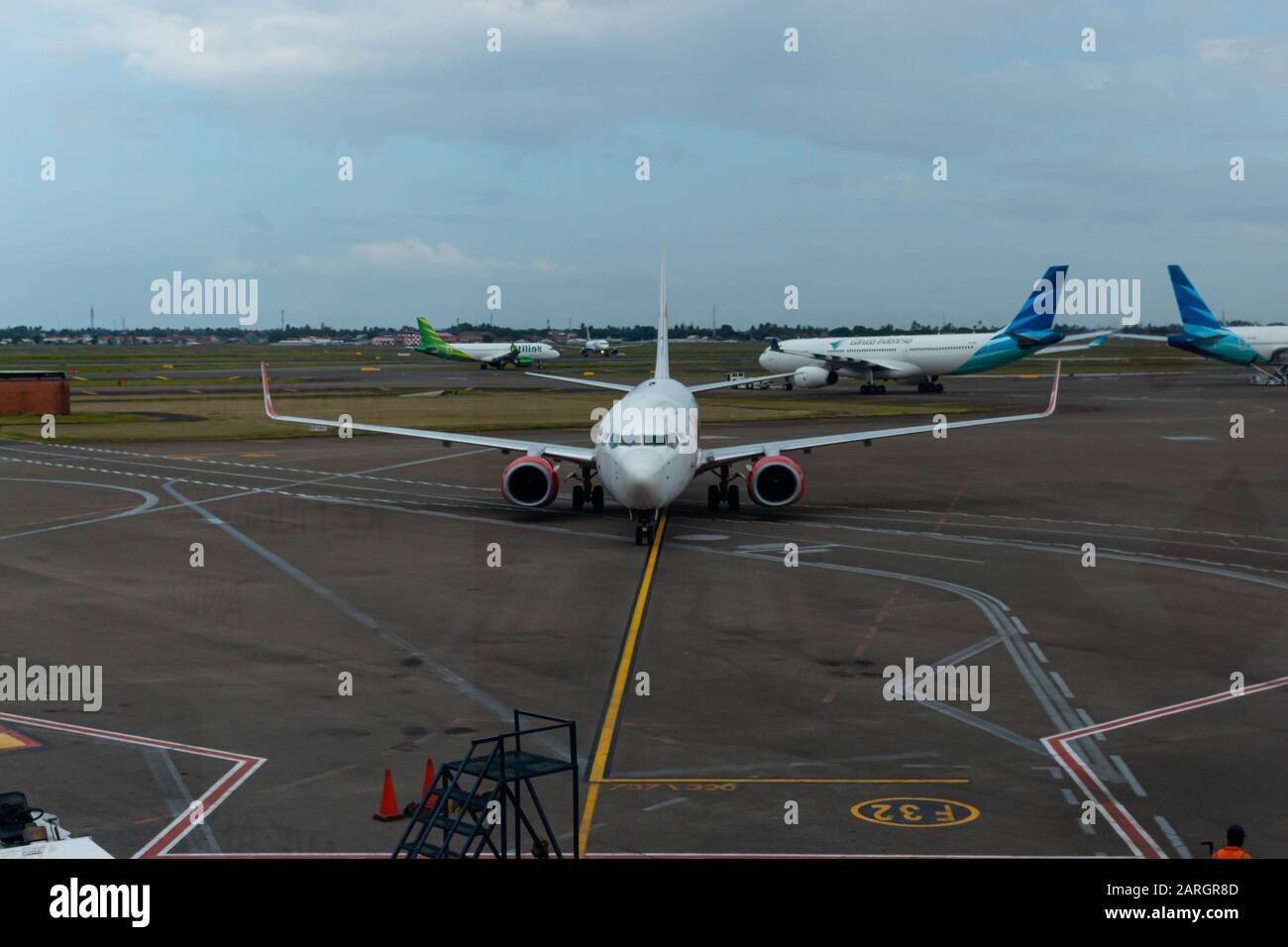 Malindo Air Boeing 737-8 GP(WL) 9 M-LNT à l'aéroport international Soekarno-Hatta Banque D'Images