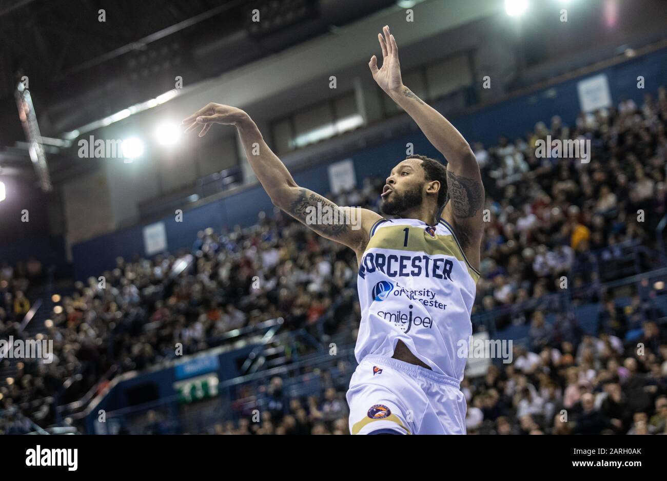 Birmingham, Royaume-Uni, 26 janvier 2020. Worcester Wolves battez Bristol Flyers, 67-59 pour remporter la coupe BBL à Arena Birmingham, Birmingham, Royaume-Uni. Amir Williams. Copyright Carol Moir/Alamy. Banque D'Images