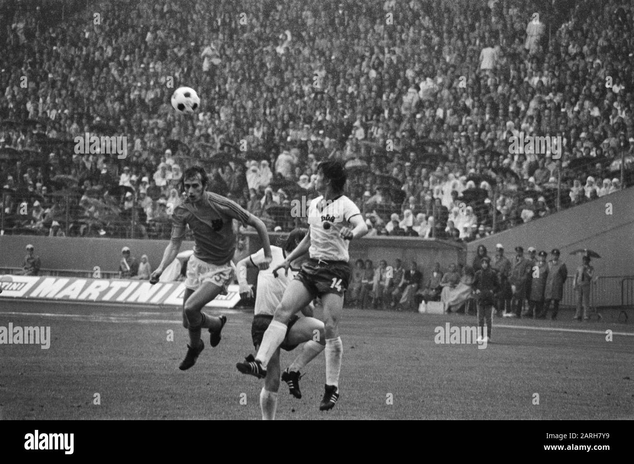 Paris Match N°1310 – Coupe Du Monde De Football 1974 – 15 Juin 1974 – état Nickel