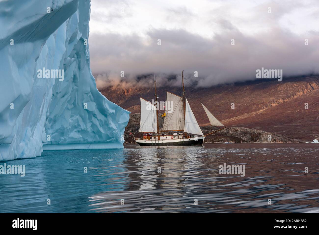 Le bateau à voile 'Donna Wood' à Scoresby Sound, dans l'est du Groenland Banque D'Images