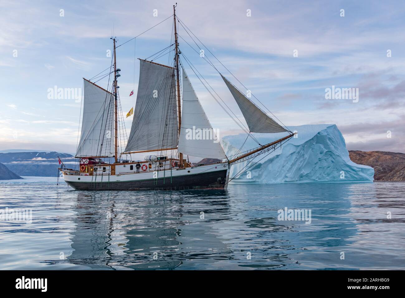 Le bateau à voile 'Donna Wood' à Scoresby Sound, dans l'est du Groenland Banque D'Images