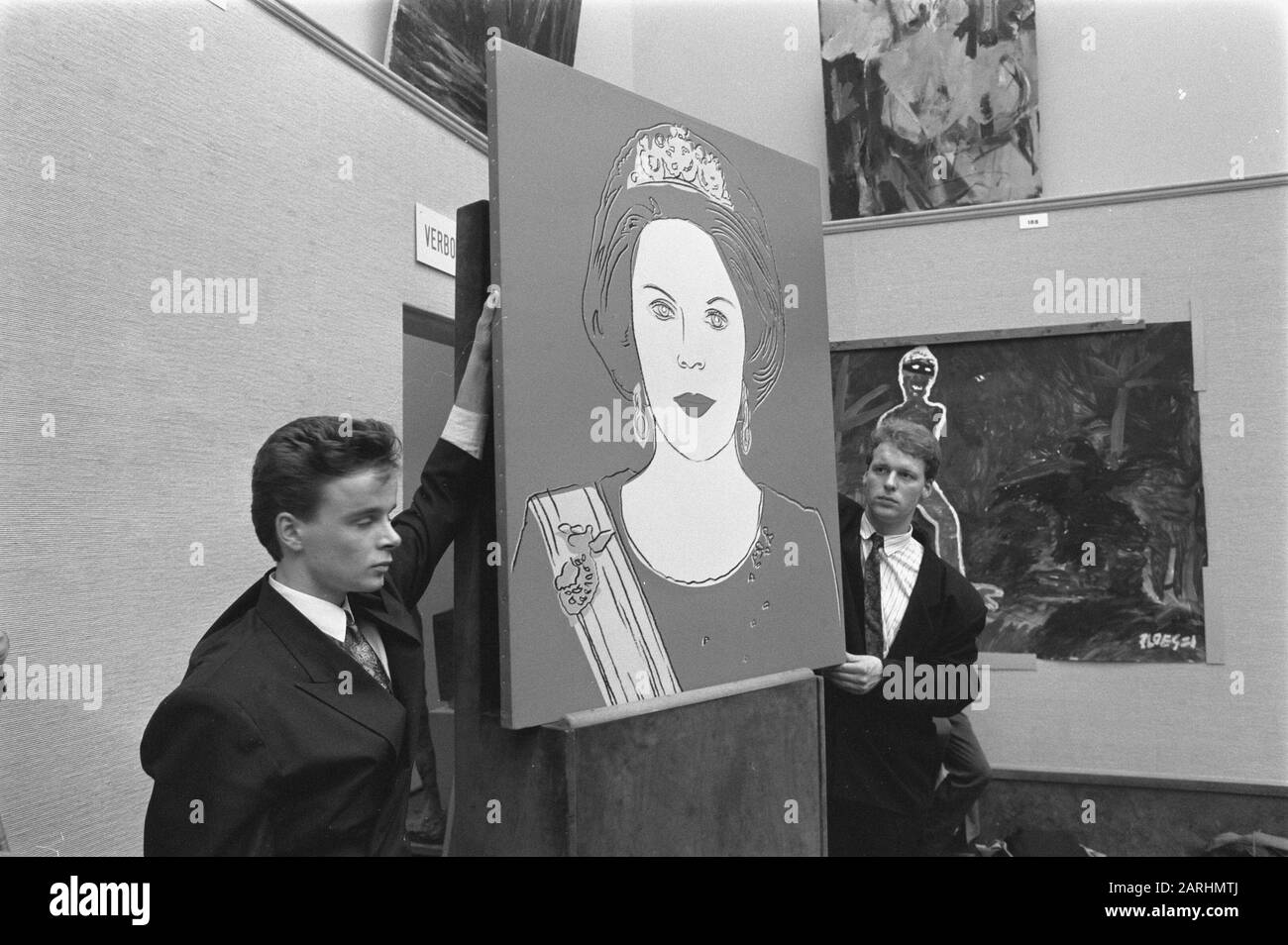 Vente aux enchères acrylique peinture par Andy Warhol par la Reine Beatrix Date: 21 mars 1988 mots clés: Peintures, ventes aux enchères Nom personnel: Andy Warhol, Beatrix, Queen Banque D'Images