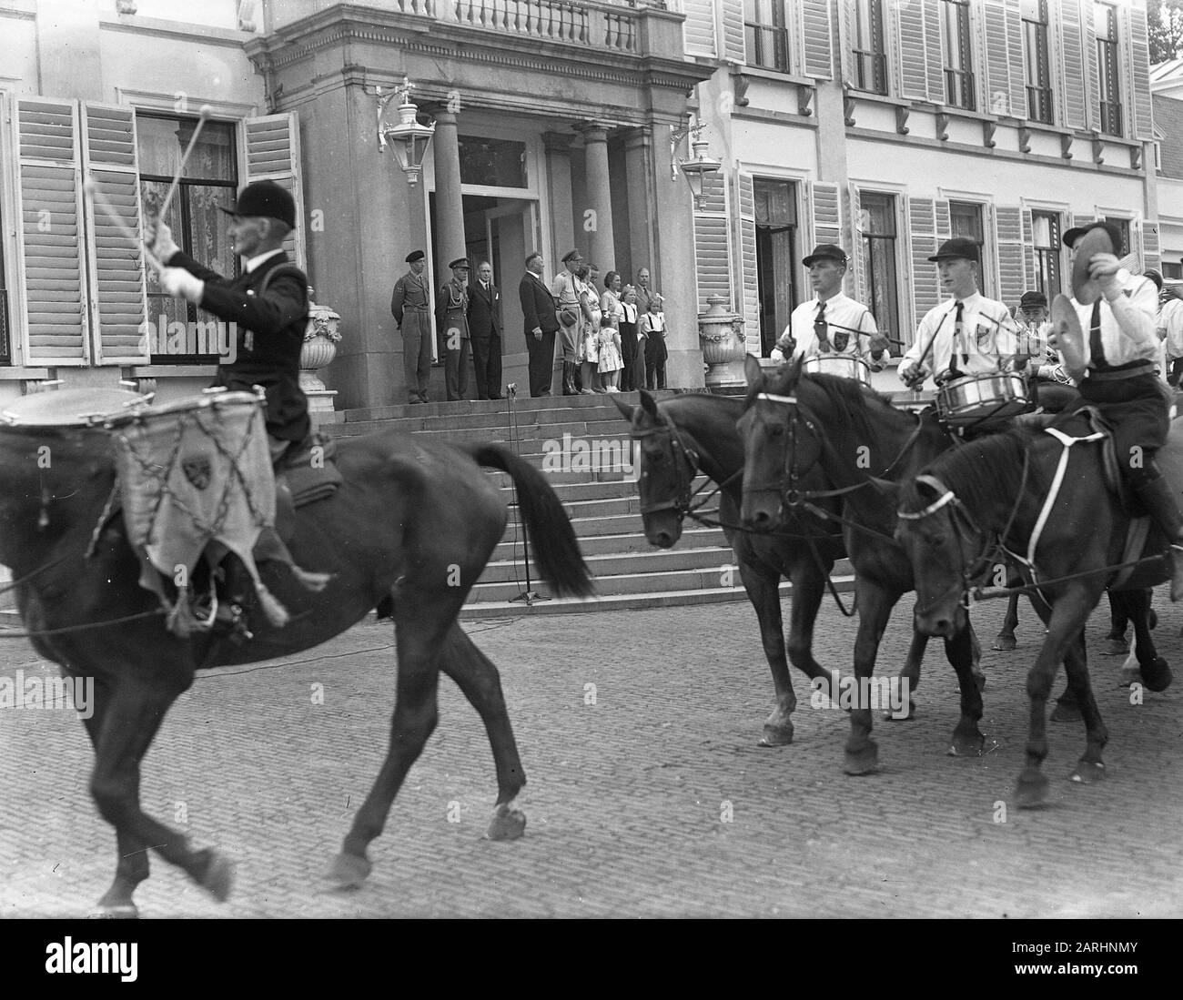 Ruiterfeest Princesses À Cheval Date: 19 Septembre 1947 Mots Clés: Princesses Banque D'Images