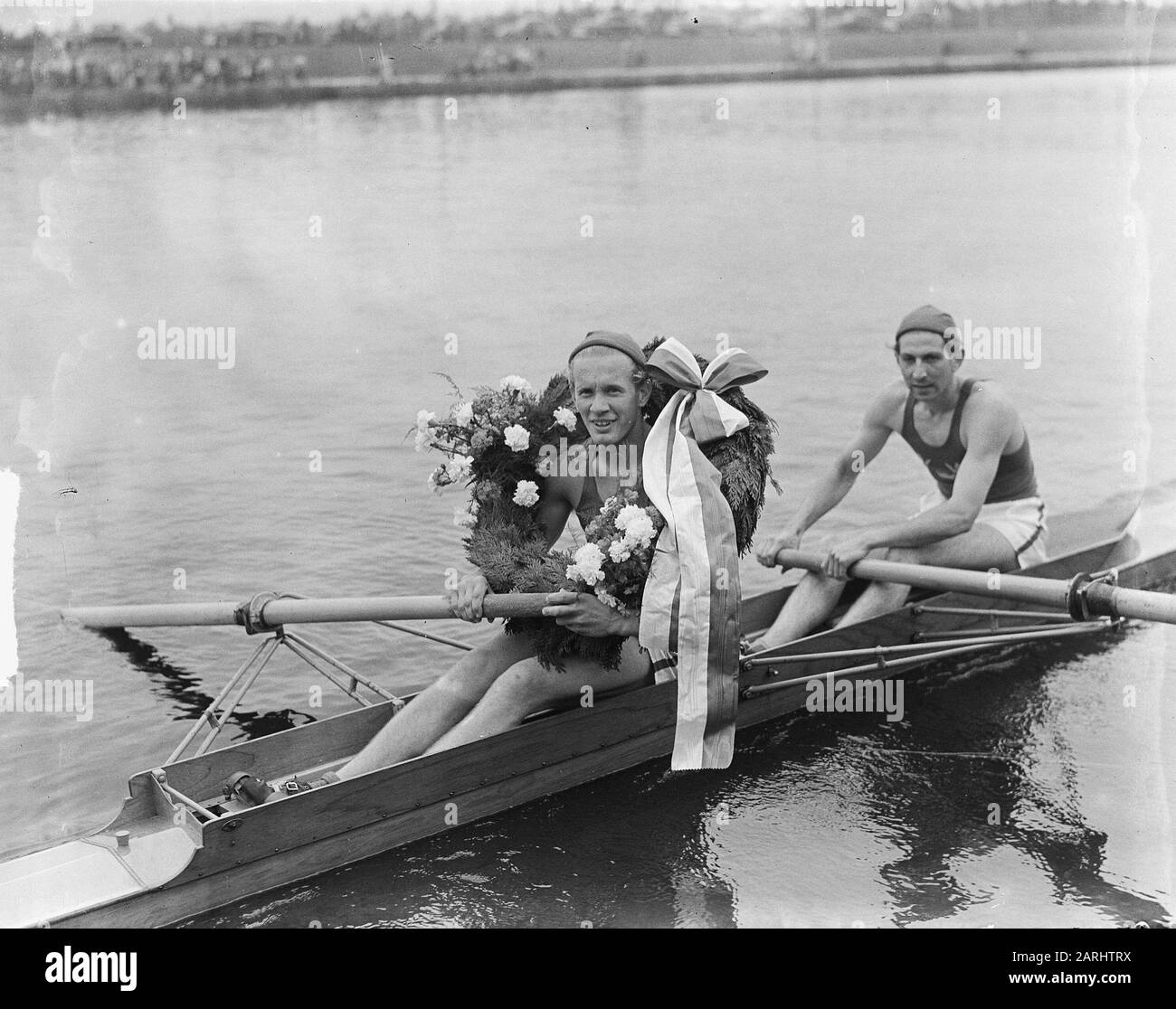 European Roeikamp Bosbaan, The Sweden Evert Gunnarson and Bernt Torberntsson, champion Two without helmsman in 1949 Date: 29 août 1949 lieu: Amsterdam, Amsterdam, Amsterdam, Amsterdam Bos, Bosbaan, Noord-Holland mots clés: Aviron, gagnants Banque D'Images