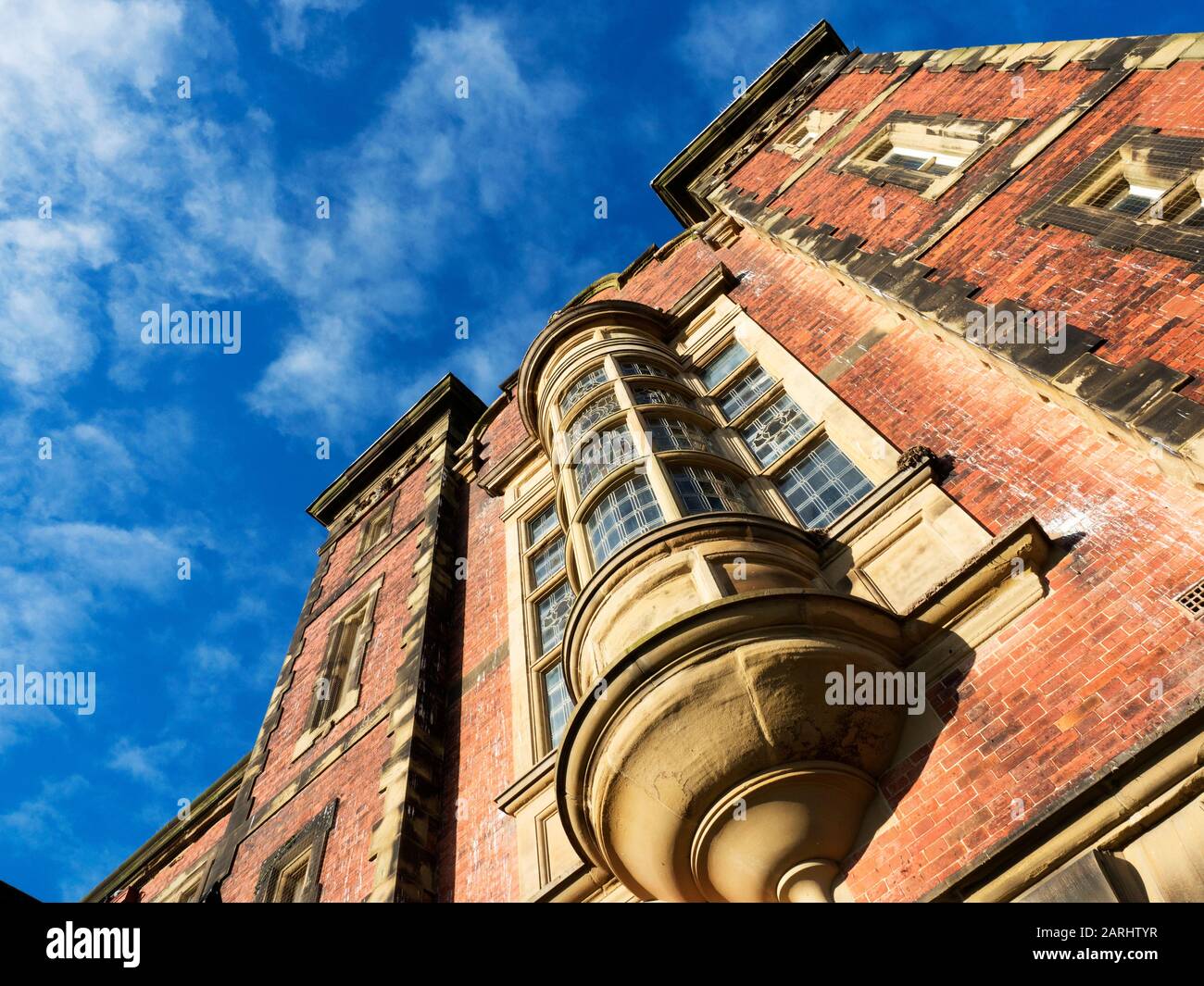 Détail fenêtre Oriel à Scarborough Town Hall Scarborough North Yorkshire England Banque D'Images