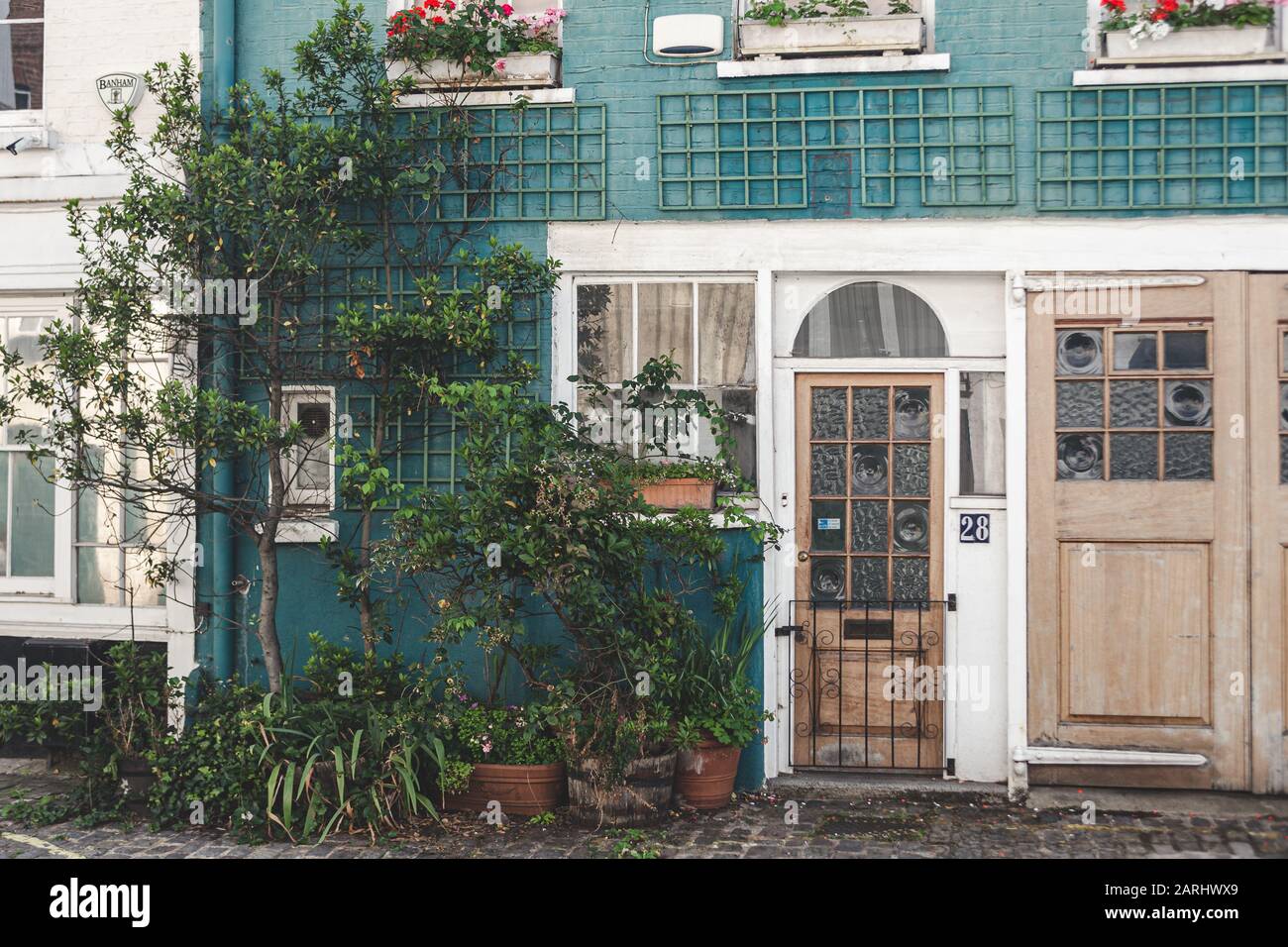 Londres/UK - 22/07/19: La façade d'une maison à Upbrook Mews à Bayswater, un quartier riche de la Cité de Westminster. C'est aussi l'un des Londres Banque D'Images