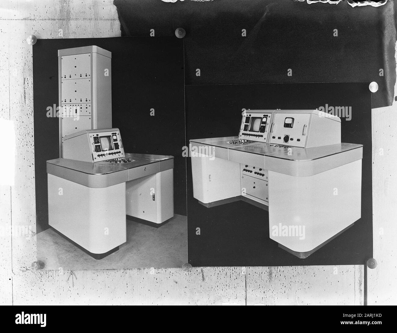 Tables de contrôle de télévision pour chaînes de télévision Date: 21 novembre 1950 mots clés: Panneaux de commande, télévision Banque D'Images