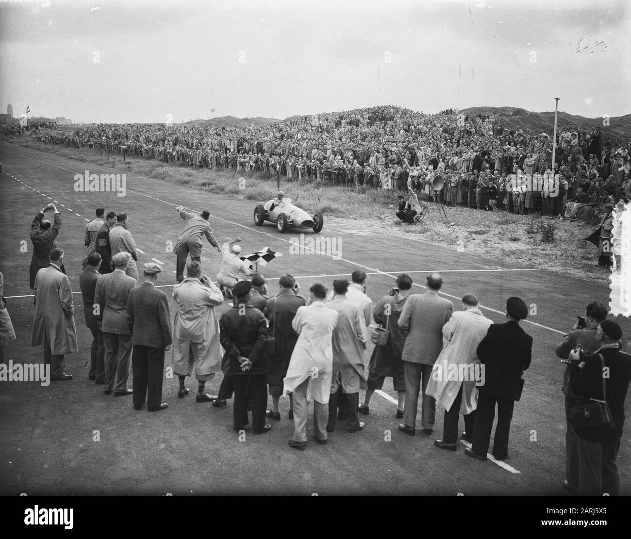 Courses automobiles hollandaises de Grand Prix Zandvoort. Terminer Askari Date: 17 Août 1952 Lieu: Noord-Holland, Zandvoort Mots Clés: Automaces, Price, Finishen Banque D'Images