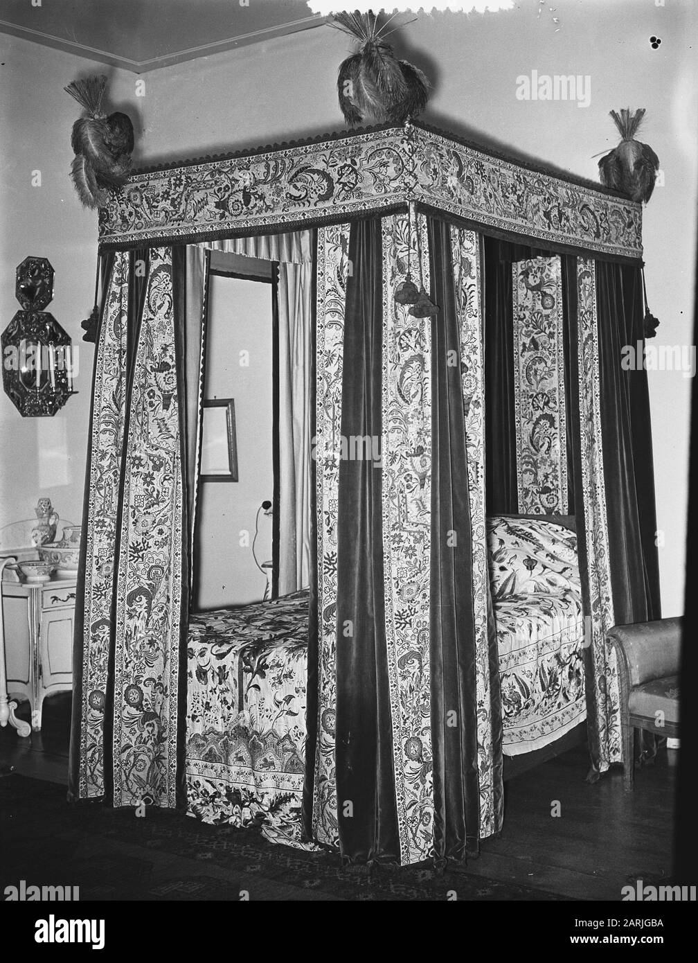 Château Sterkenburg Driebergen, lit à baldaquin ex Keizer Wilhelm Date : 5 février 1955 lieu : Driebergen Nom personnel : Château STERKENBURG Banque D'Images