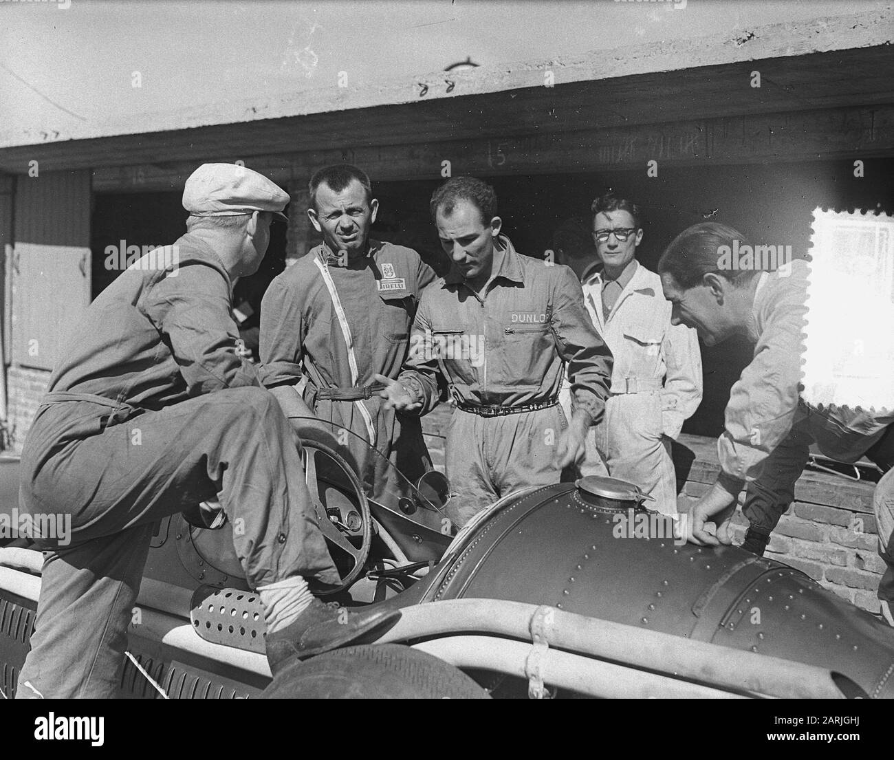 Formation pour le Grand Prix des Pays-Bas sur Zandvoort Date : 17 juin 1955 lieu : Noord-Holland, Zandvoort mots clés : voitures, conducteurs Banque D'Images