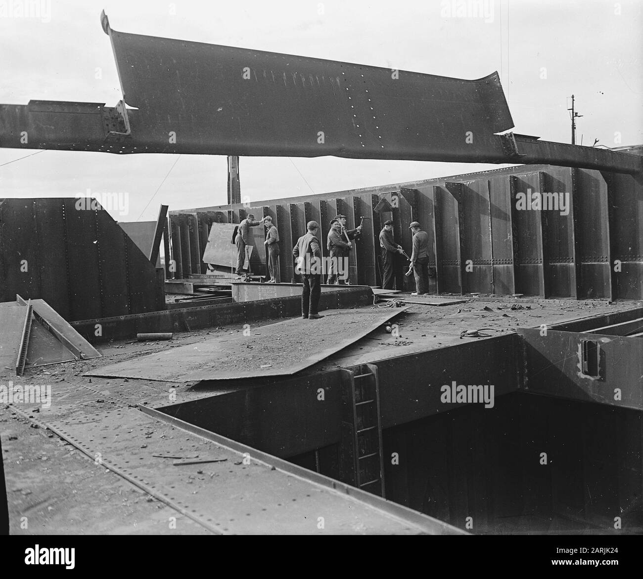 Construction navale Date: 1945 mots clés: Construction navale, technique Banque D'Images
