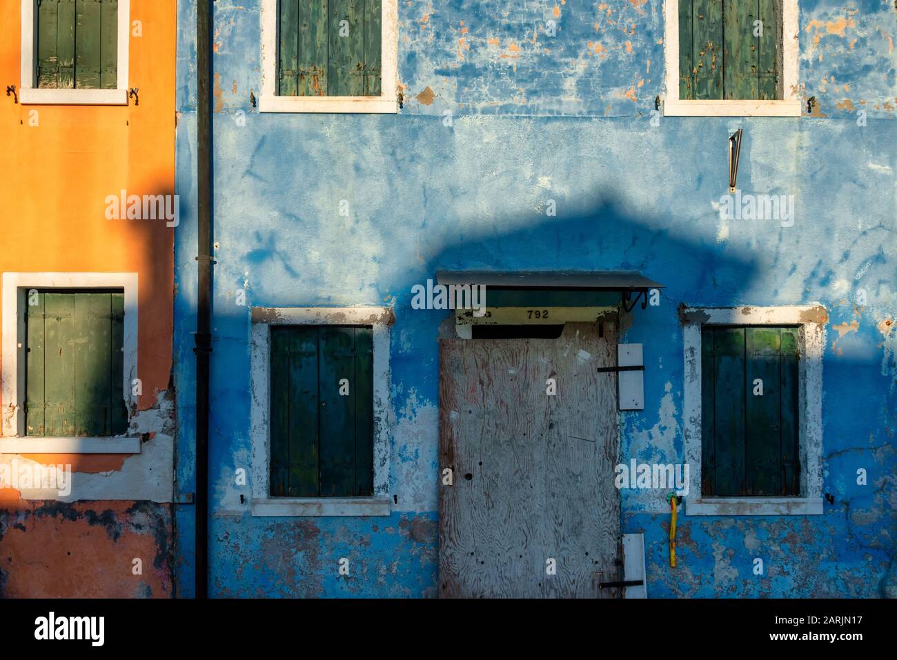 Les célèbres maisons colorées de Burano, Venise Banque D'Images