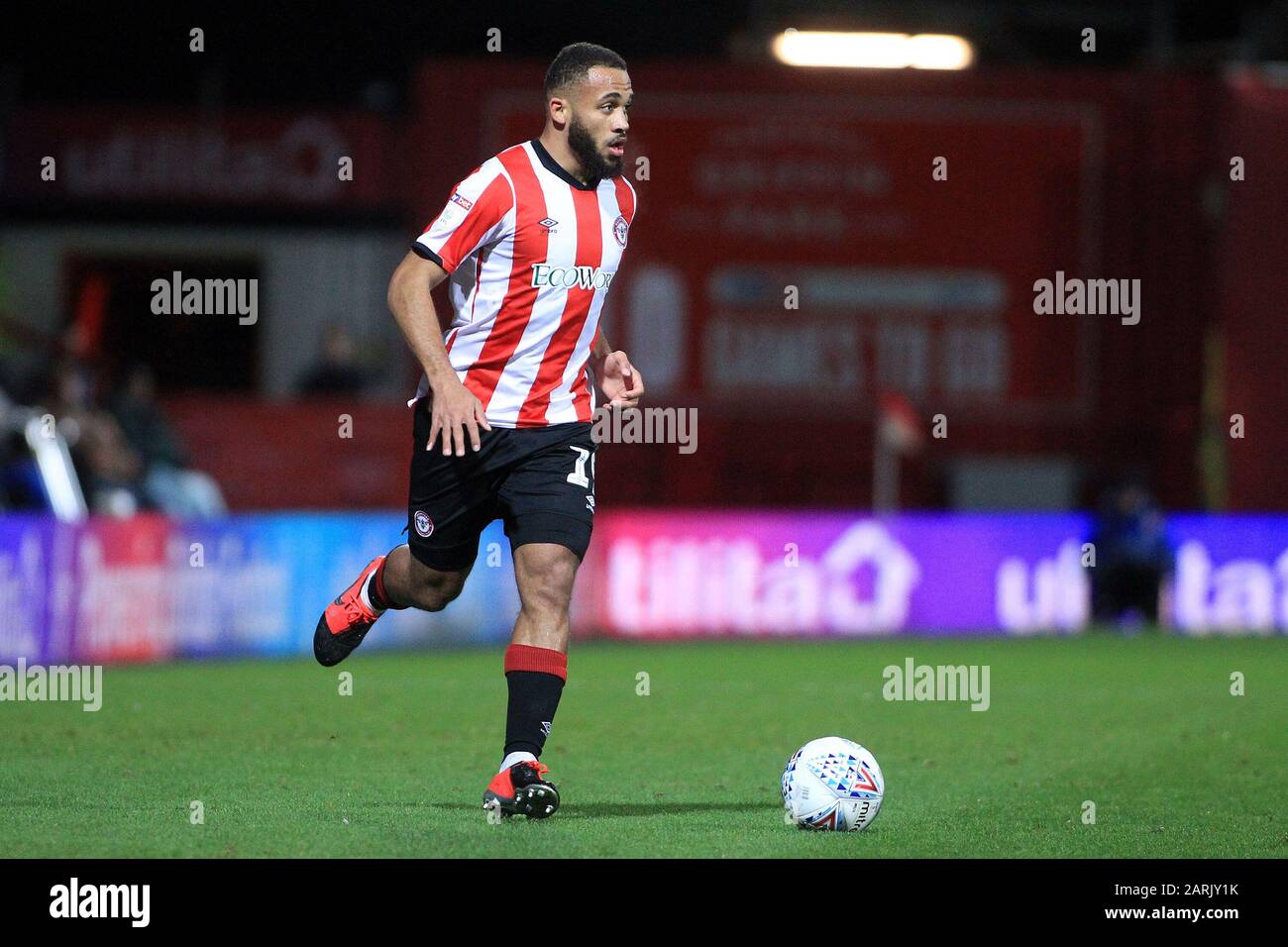 Londres, Royaume-Uni. 28 janvier 2020. Bryan Mbeumo de Brentford en action. Match de championnat EFL Skybet, Brentford / Nottingham Forest au stade Griffin Park à Londres le mardi 28 janvier 2020. Cette image ne peut être utilisée qu'à des fins éditoriales. Utilisation éditoriale uniquement, licence requise pour une utilisation commerciale. Aucune utilisation dans les Paris, les jeux ou une seule édition de club/ligue/joueur. Pic par Steffan Bowen/Andrew Orchard sports photographie/Alay Live news crédit: Andrew Orchard sports photographie/Alay Live News Banque D'Images