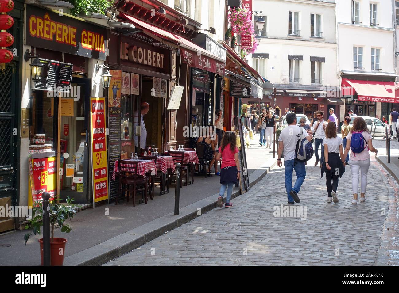 Restaurant et cafés à la jonction de la rue de la Harpe et Rue Saint-Sevérin dans le Quartier Latin, Paris, France Banque D'Images