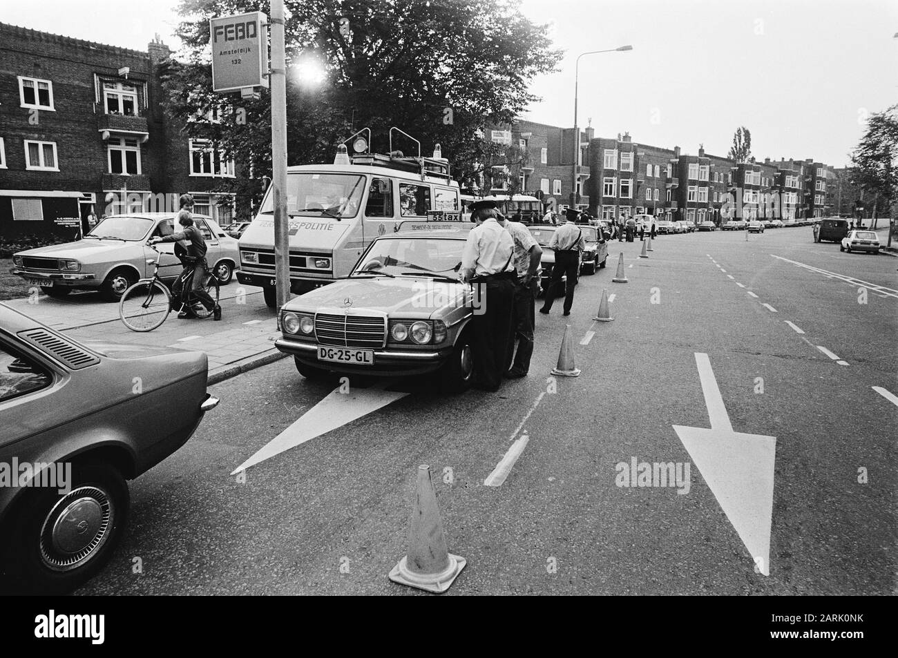 Contrôle De La Circulation À Amsterdam Date: 12 Juillet 1979 Lieu: Amsterdam, Noord-Holland Mots Clés: Contrôles, Circulation Banque D'Images