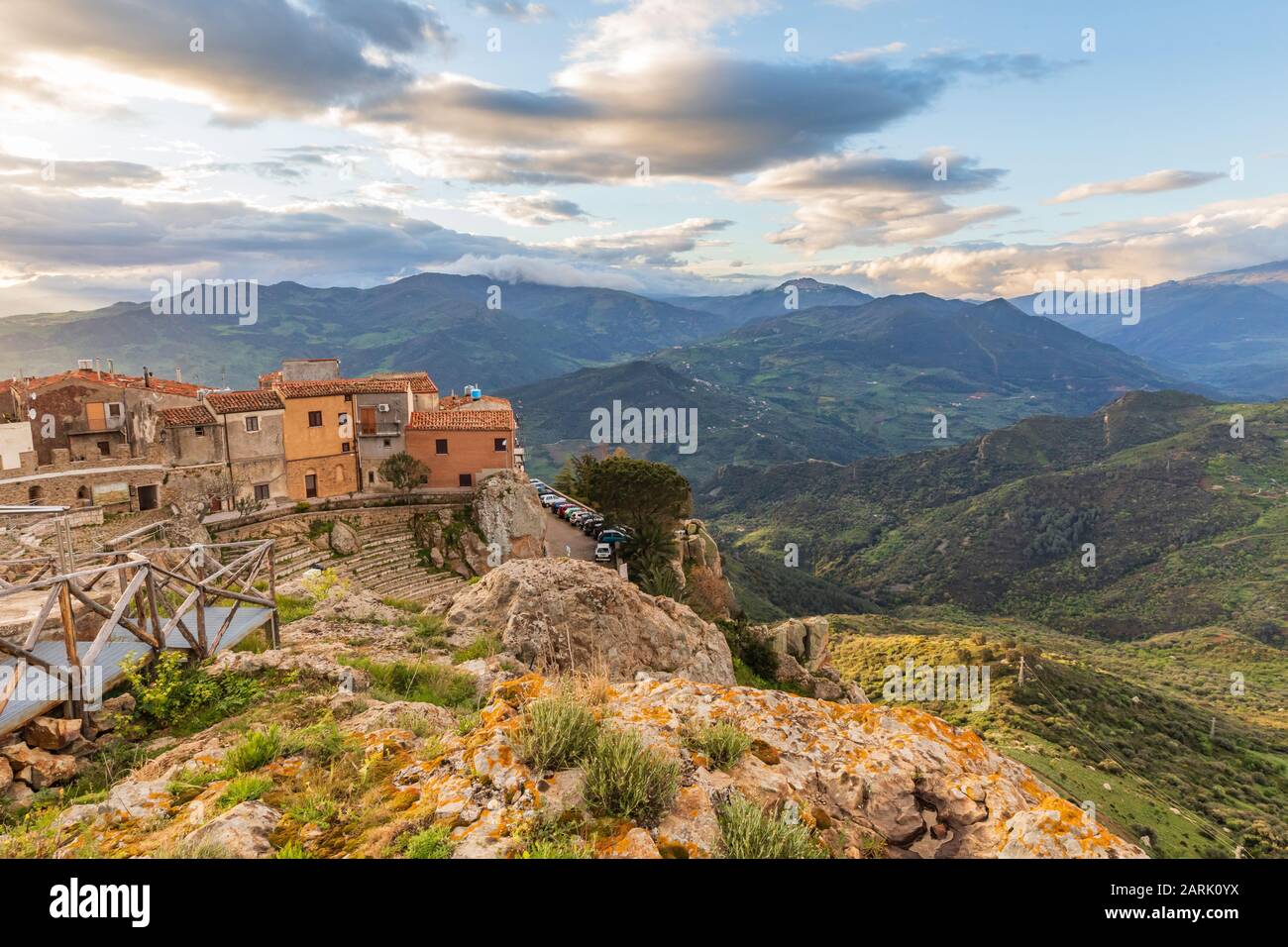 Italie, Sicile, Province De Palerme, Pollina. Montagnes du parc naturel régional de Madonie, qui fait partie du réseau mondial géoparcs de l'UNESCO. Banque D'Images