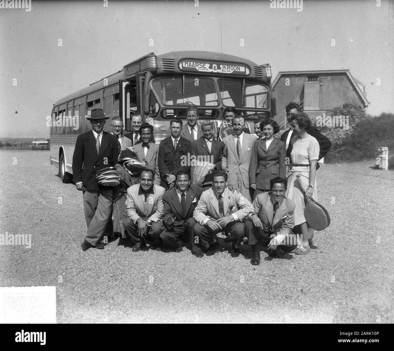 Match international de tennis Noordwijk/group Date: 4 June 1951 lieu: Noordwijk mots clés: Matchs de tennis Banque D'Images
