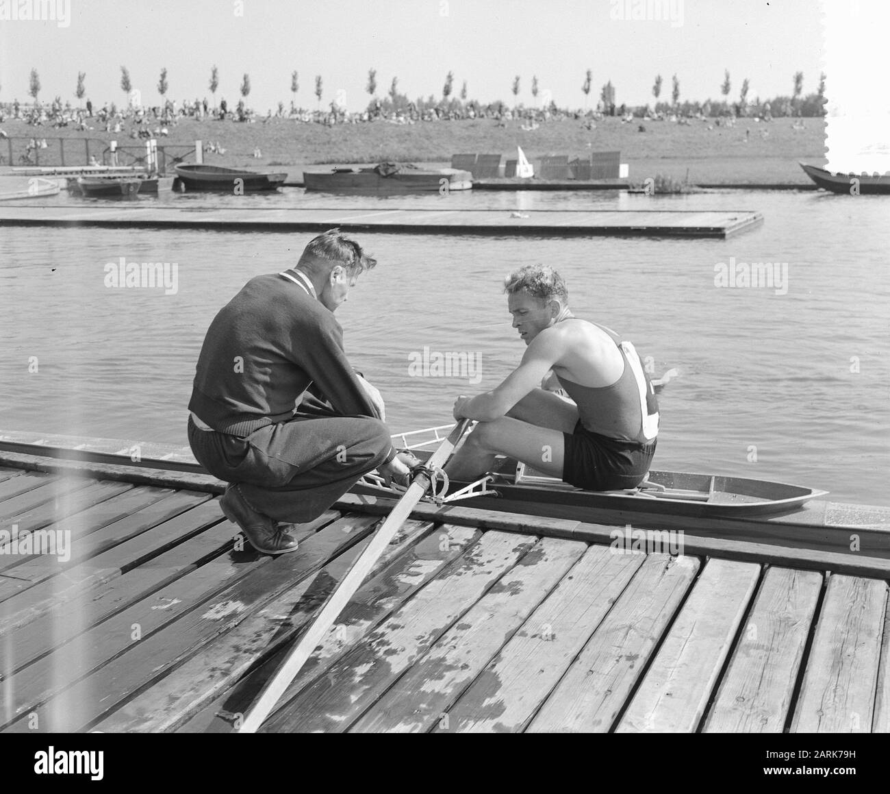 Championnats d'aviron européens hommes, photos d'équipe pour les matchs, divers participants Date : 26 août 1954 mots clés : labour, championnats d'aviron, participants Banque D'Images