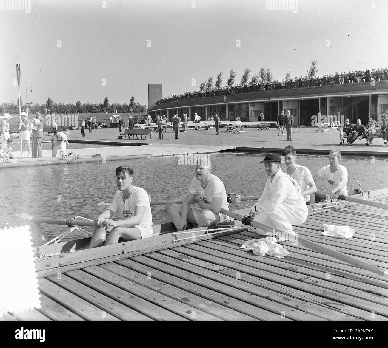 Championnats d'aviron européens hommes, photos d'équipe pour les matchs, divers participants Date : 26 août 1954 mots clés : labour, championnats d'aviron, participants Banque D'Images