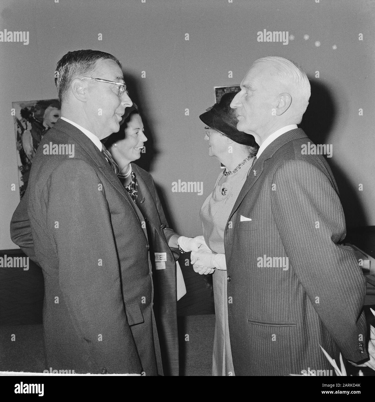 Trois hommes d'Aldermen ont dit au revoir, Steinmetz, Van t Hull e In t Veld Date: 3 septembre 1962 mots clés: Feeders, ALDERS Nom du personnage: Hull van T., In T. Veld Banque D'Images