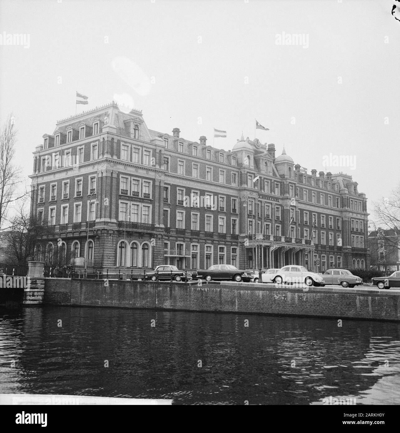 Exterieur Amstelhotel, front, back Date : 8 mars 1966 mots clés : Hôtels, extérieur Nom de l'établissement : Amstelhotel Banque D'Images