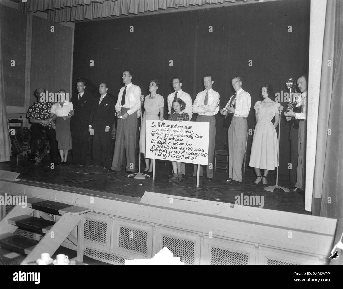 RVD 5 ans Pulchie Studio Date : 16 septembre 1950 mots clés : festivals Nom de l'établissement : Pulchristudio Banque D'Images