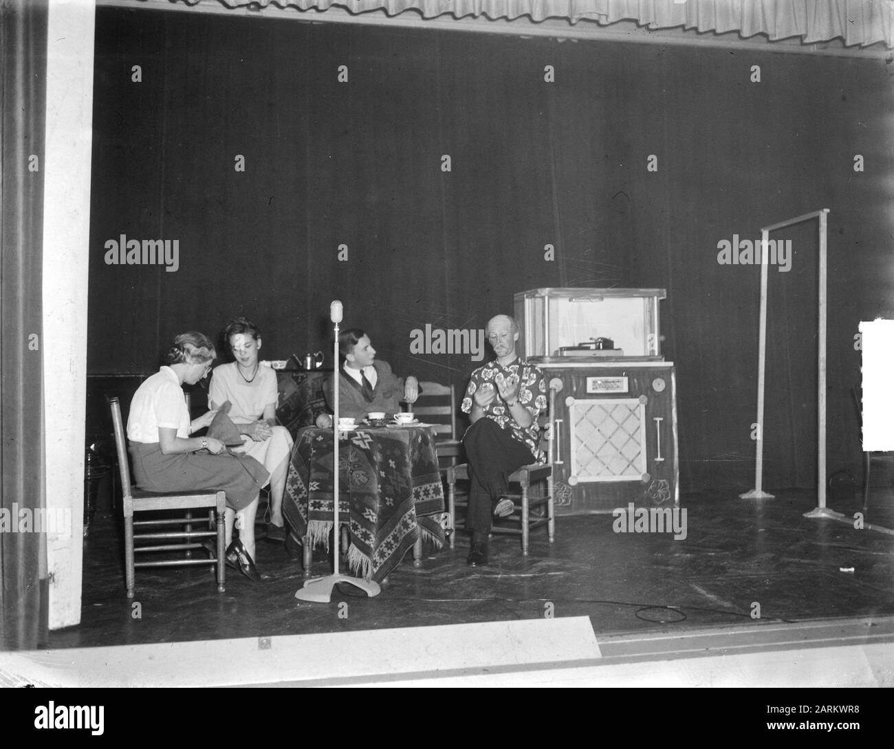 RVD 5 ans Pulchie Studio Date : 16 septembre 1950 mots clés : festivals Nom de l'établissement : Pulchristudio Banque D'Images