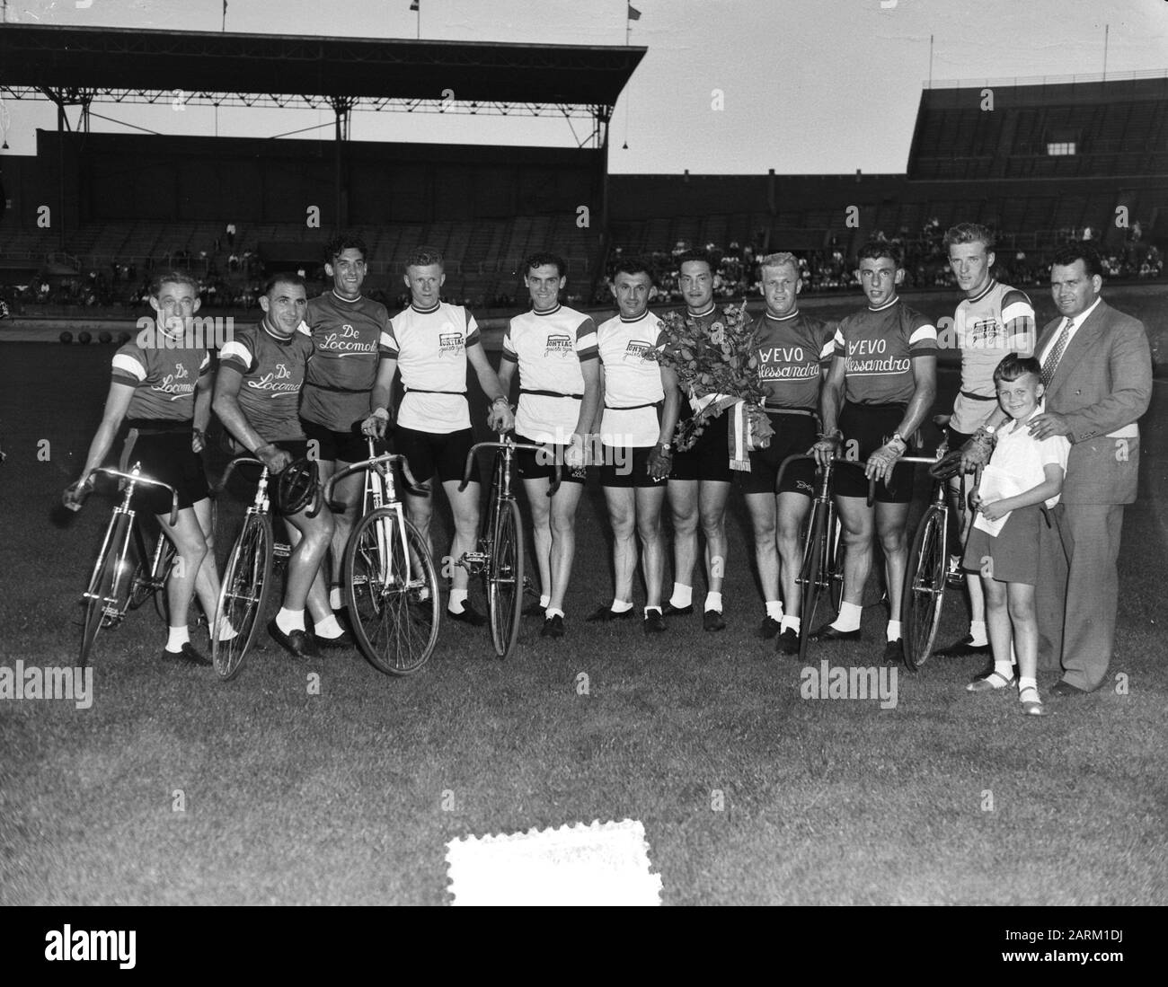 Visite de France. Équipe au stade olympique Date : 29 juin 1953 mots clés : équipes, stades Banque D'Images
