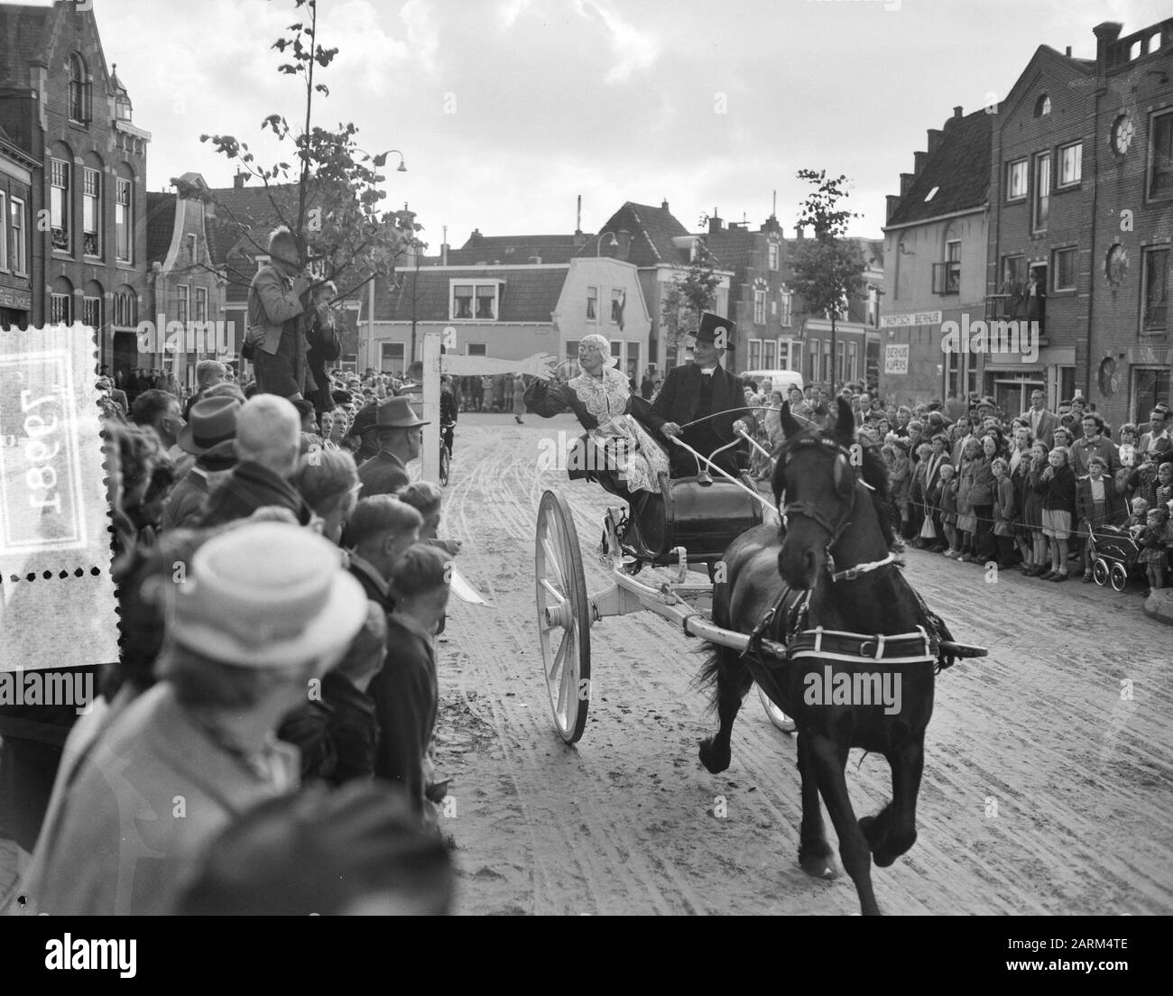 Sneek 500 ans de course en ring Date: 13 septembre 1956 lieu: Friesland, Sneek mots clés: Ringrijden, concours Banque D'Images
