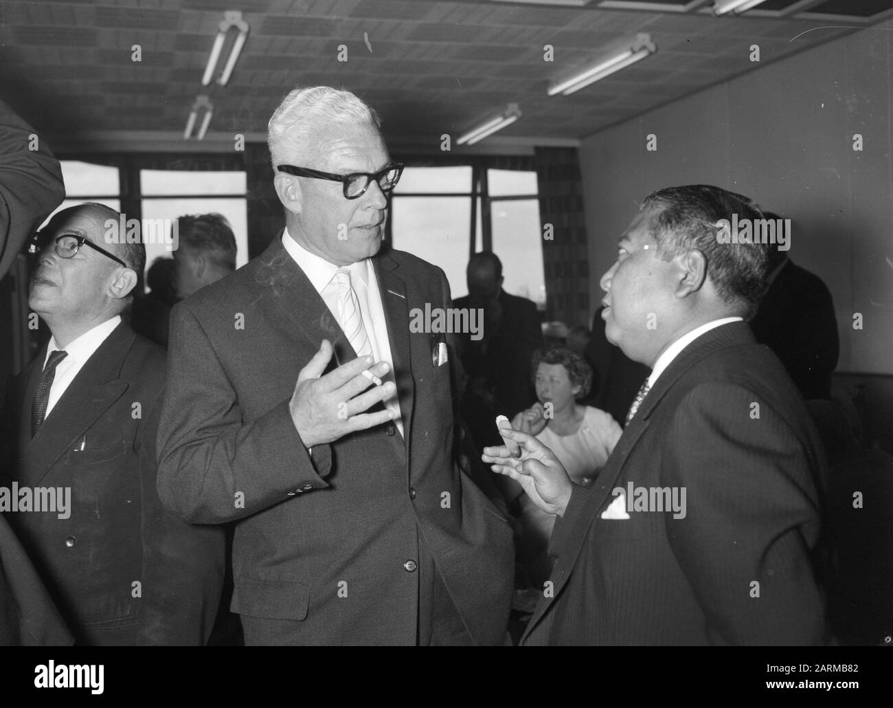 Lancement du double ferry fileté Krakatau Zaanlandse Shipbouw Mie. Date : 19 Septembre 1959 Mots Clés : Tewaterlatingen Nom De L'Établissement : Zaanlandse Scheepbouw Maatschappij Banque D'Images