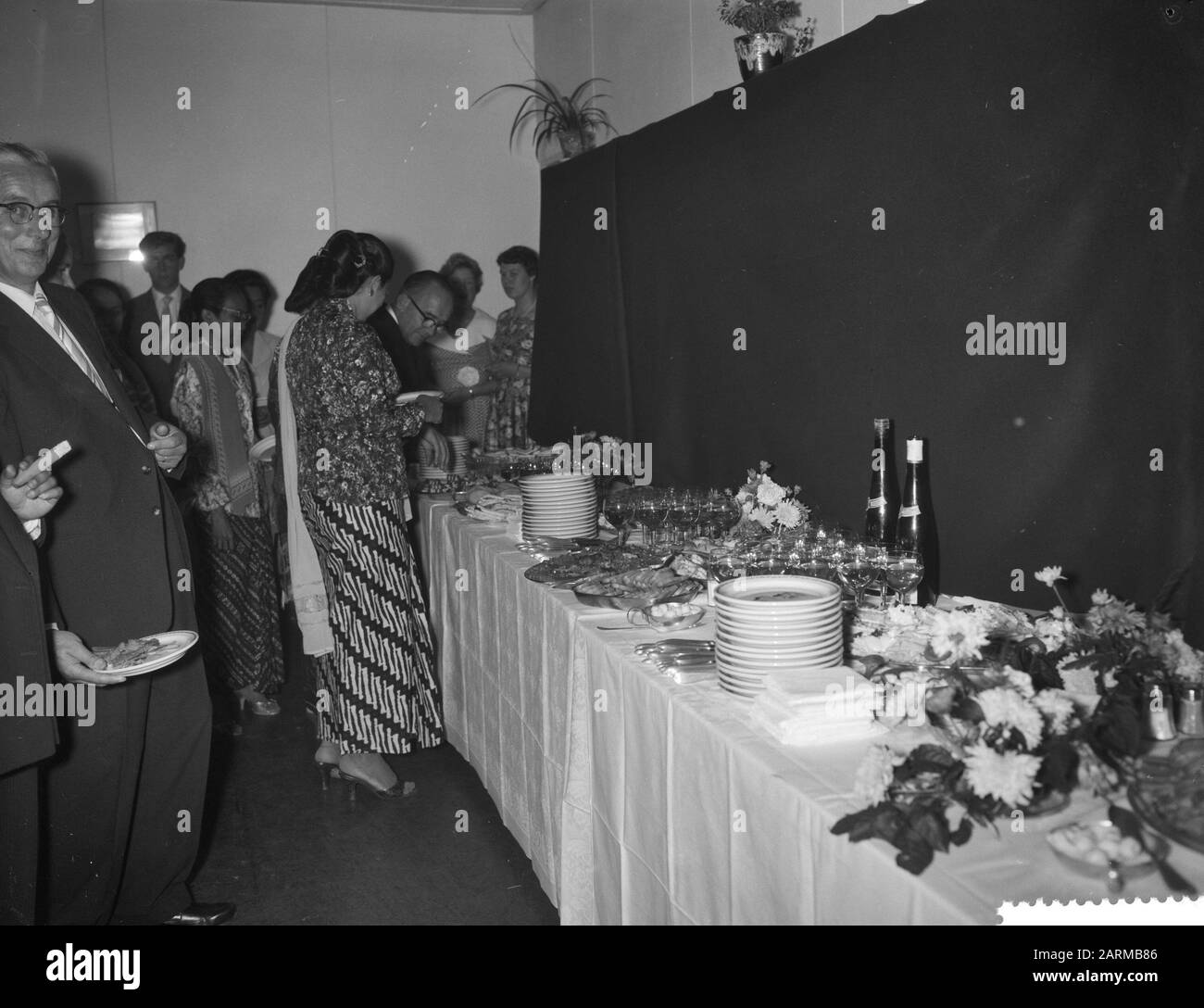 Lancement du double ferry fileté Krakatau Zaanlandse Shipbouw Mie. Date : 19 Septembre 1959 Mots Clés : Tewaterlatingen Nom De L'Établissement : Zaanlandse Scheepbouw Maatschappij Banque D'Images