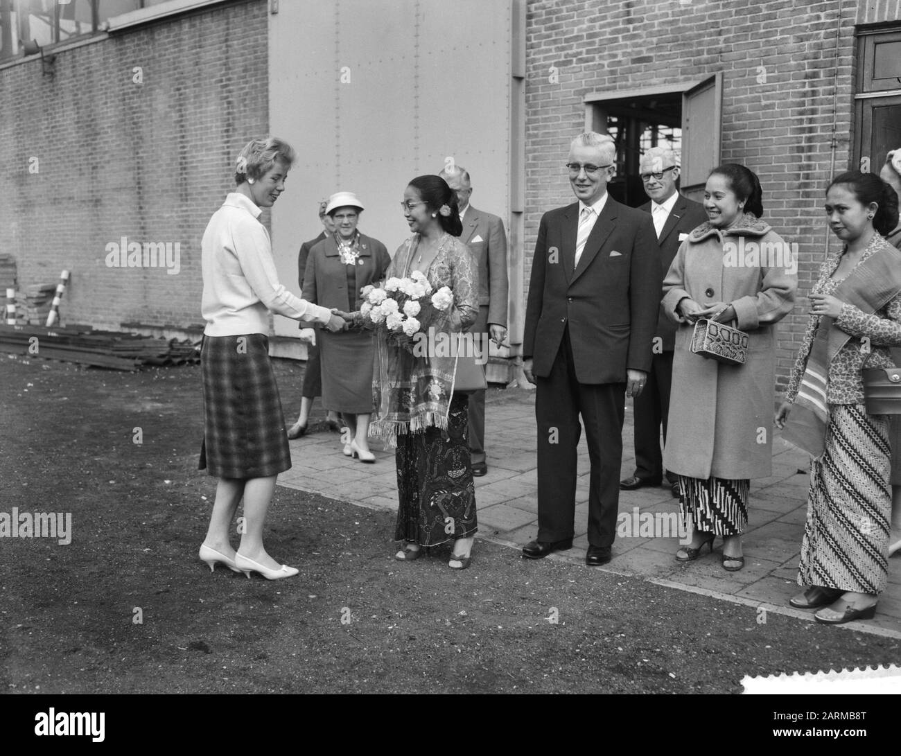 Lancement du double ferry fileté Krakatau Zaanlandse Shipbouw Mie. Date : 19 Septembre 1959 Mots Clés : Tewaterlatingen Nom De L'Établissement : Zaanlandse Scheepbouw Maatschappij Banque D'Images