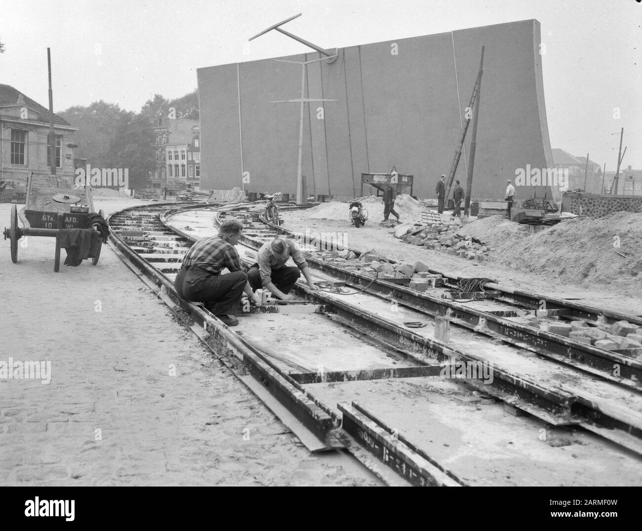Pont Hortus presque prêt pour la circulation, construction des nouvelles voies de tramway Date: 19 septembre 1960 mots clés: Circulation, trambardes Nom personnel: HORTUSBRIDGE Banque D'Images