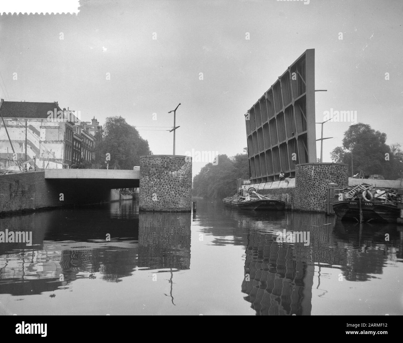Pont Hortus presque prêt pour le trafic Date: 19 septembre 1960 mots clés: Traffic Nom personnel: HORTUSBRIDGE Banque D'Images