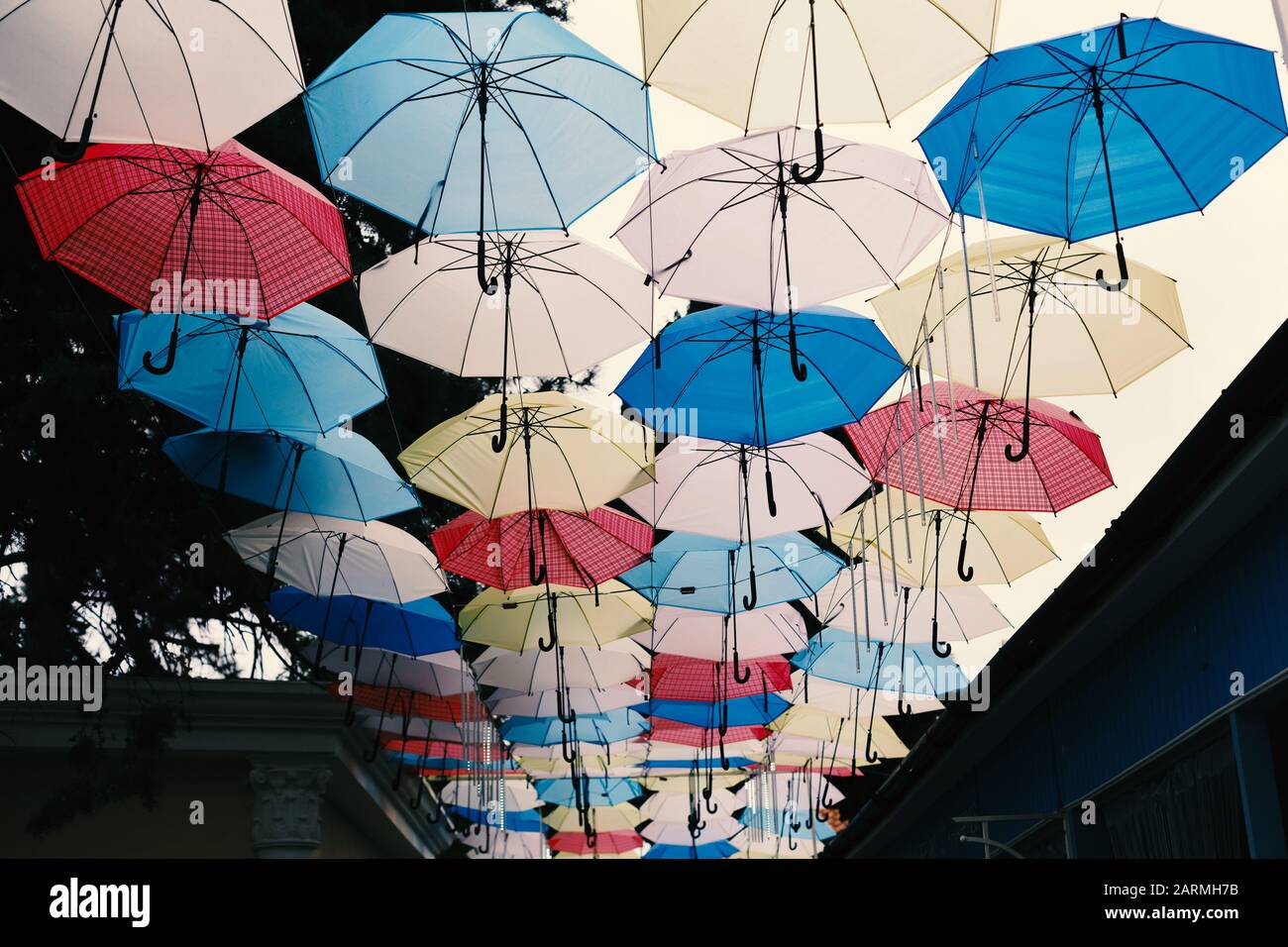 ciel pluvieux, parasol, mary poppins, modèle sans couture, art, rue Banque D'Images