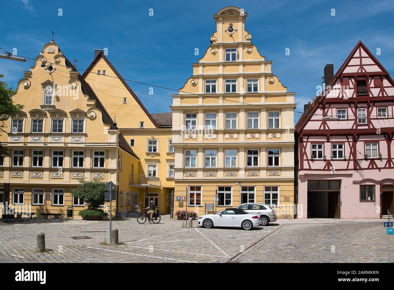 Nördlingen, Allemagne - 22 juillet 2019; maisons Colorées sur le weinmarkt dans le centre ville de la ville touristique Nördlingen sur la route romantique de Bava Banque D'Images