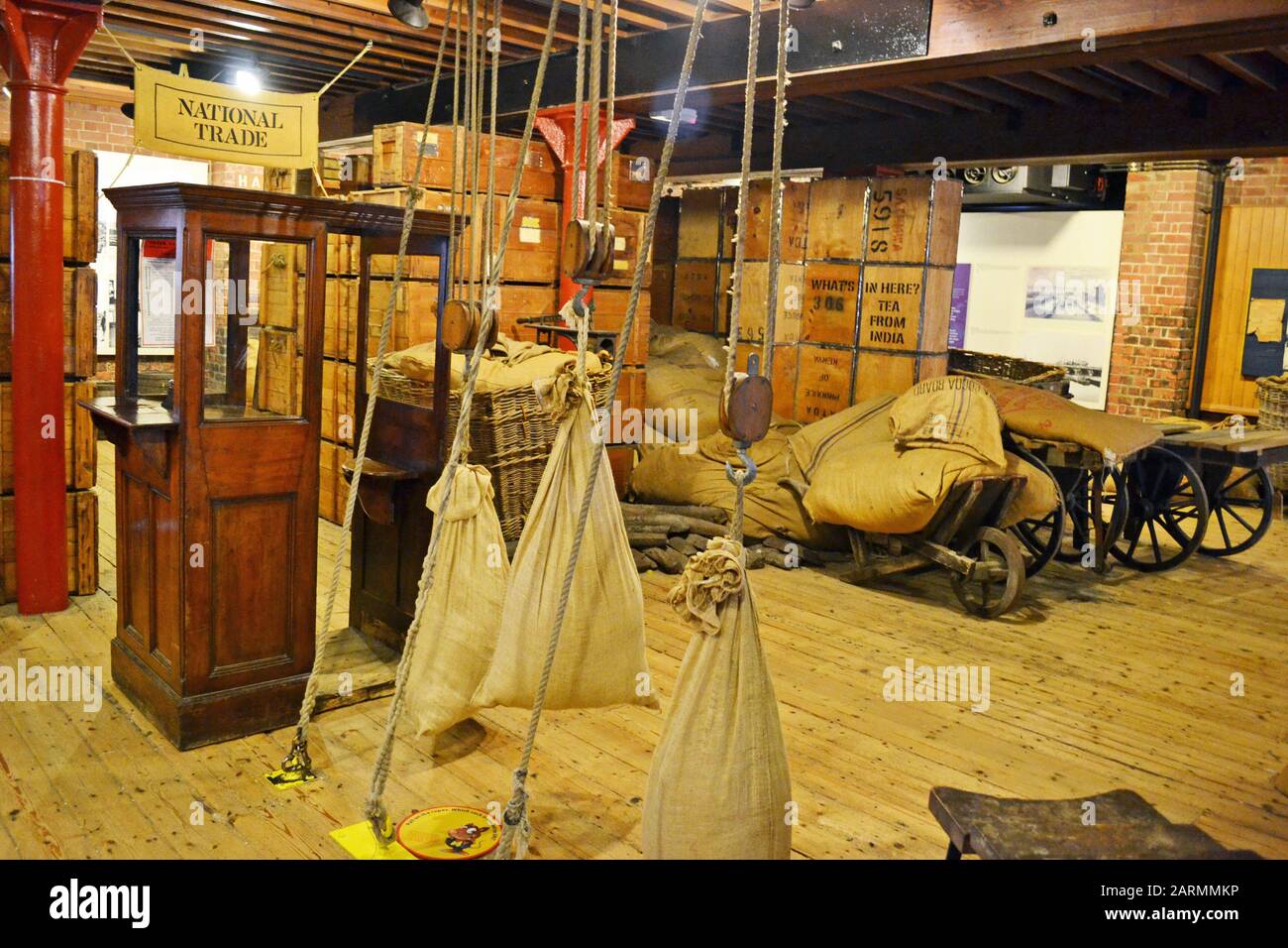 À L'Intérieur Du National Waterways Museum, Gloucester, Gloucestershire, Angleterre, Royaume-Uni Banque D'Images