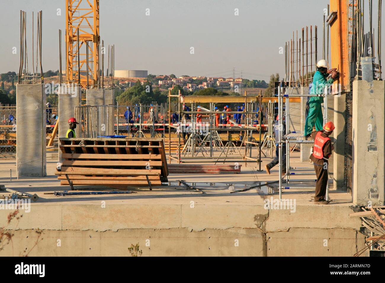 Le centre commercial de la villa lorsqu'il a commencé avec la construction pendant la phase initiale de construction en 2009, Moreleta Park, Pretoria/Thswane, Gauteng, South Afr Banque D'Images