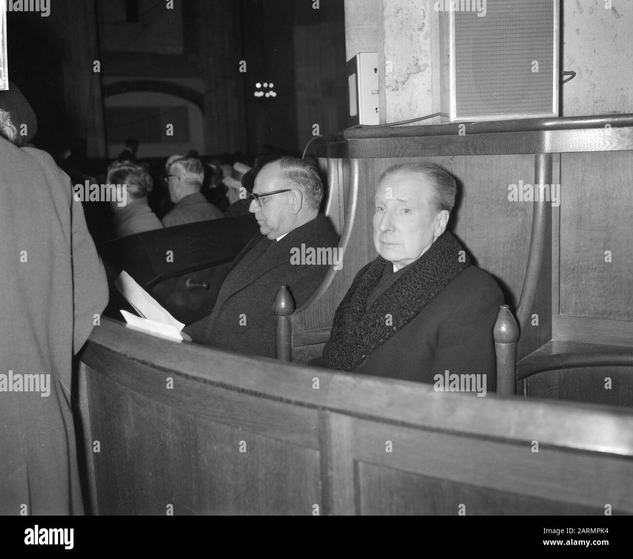 Réunion de prière interéglise à Domkerk (Utrecht). Drs. Korthals Et Baron Van Nagel Date : 9 Janvier 1962 Lieu : Utrecht Nom De L'Institution : Domkerk Banque D'Images